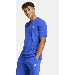 Niebieski t-shirt Adidas z nadrukiem w sportowym stylu