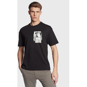 T-shirt Calvin Klein w młodzieżowym stylu z nadrukiem