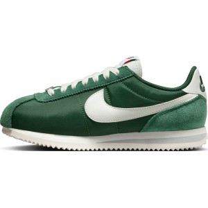 Zielone buty sportowe Nike sznurowane cortez z płaską podeszwą