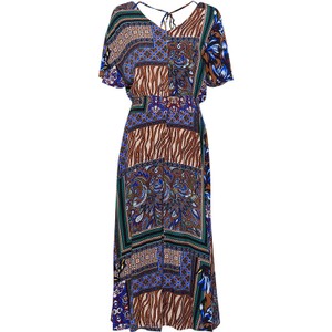 Sukienka Zero w stylu casual z dekoltem w kształcie litery v z krótkim rękawem
