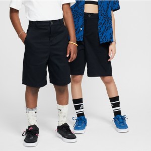 Czarne spodenki dziecięce Nike z tkaniny