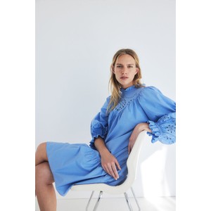 Niebieska sukienka H & M z długim rękawem w stylu casual z tkaniny