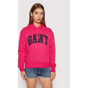 Różowa bluza Gant w młodzieżowym stylu