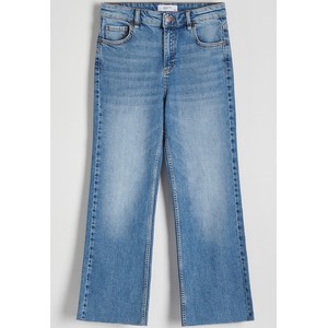 Granatowe jeansy Reserved w street stylu
