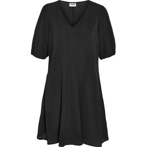 Czarna sukienka Noisy May z dekoltem w kształcie litery v z krótkim rękawem