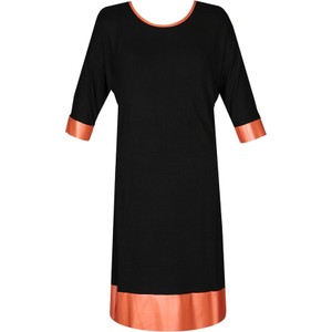 Czarna sukienka Fokus z długim rękawem midi z okrągłym dekoltem