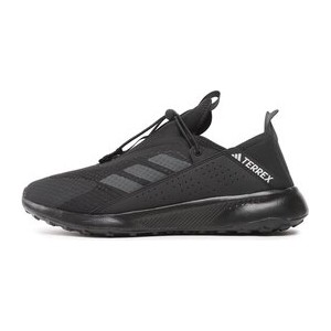 Czarne buty sportowe Adidas sznurowane w sportowym stylu terrex