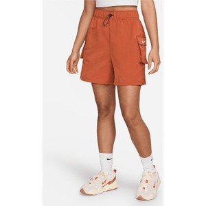 Pomarańczowe szorty Nike w sportowym stylu z tkaniny