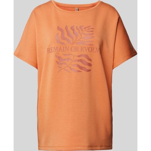 Pomarańczowy t-shirt Soyaconcept w młodzieżowym stylu z okrągłym dekoltem z krótkim rękawem