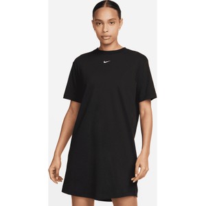 Czarna sukienka Nike w sportowym stylu mini z okrągłym dekoltem