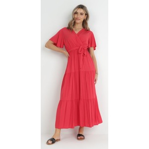 Czerwona sukienka born2be z dekoltem w kształcie litery v w stylu casual