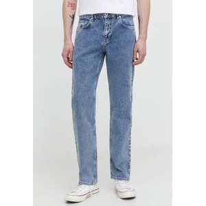 Niebieskie jeansy Karl Lagerfeld w street stylu