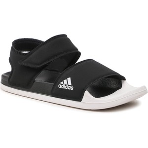 Czarne sandały Adidas z płaską podeszwą