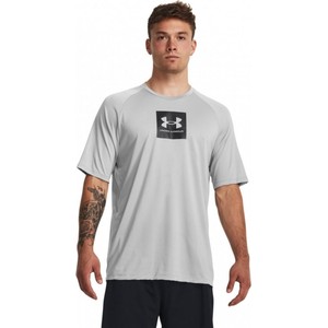 T-shirt Under Armour w sportowym stylu