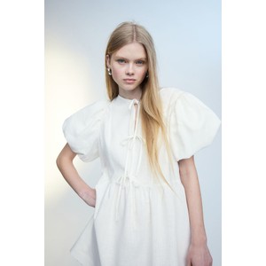 Sukienka H & M z krótkim rękawem z tkaniny w stylu casual