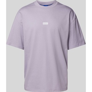 Fioletowy t-shirt Hugo Blue w stylu casual z nadrukiem z krótkim rękawem