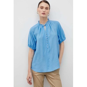 Niebieska bluzka Bruuns Bazaar z krótkim rękawem