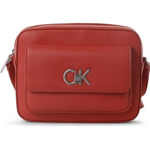 Czerwona torebka Calvin Klein ze skóry matowa w młodzieżowym stylu