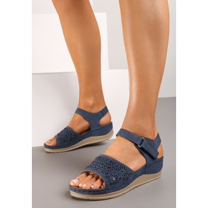Granatowe sandały Renee w stylu casual ze skóry na koturnie