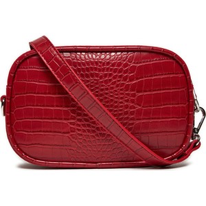 Czerwona torebka Valentino w młodzieżowym stylu