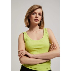 Zielona bluzka Moodo.pl na ramiączkach w stylu casual z okrągłym dekoltem