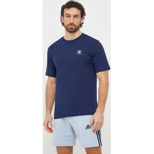 Niebieski t-shirt Adidas Originals w sportowym stylu