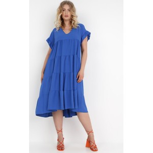 Niebieska sukienka born2be z krótkim rękawem w stylu klasycznym z dekoltem w kształcie litery v