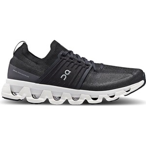 Czarne buty sportowe On Running w sportowym stylu