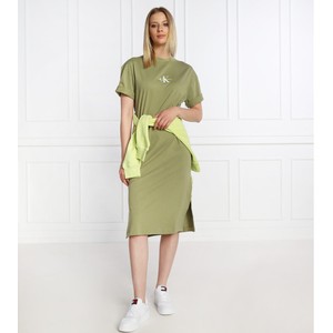 Zielona sukienka Calvin Klein z okrągłym dekoltem w stylu casual z krótkim rękawem