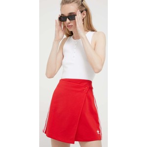 Czerwona spódnica Adidas Originals w sportowym stylu mini