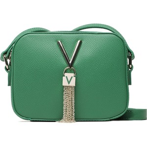 Zielona torebka Valentino w młodzieżowym stylu