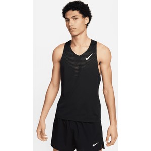 Czarna koszulka Nike w sportowym stylu