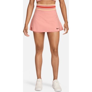 Różowa spódnica Nike w sportowym stylu