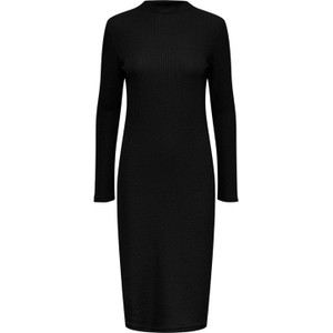 Czarna sukienka Pieces z golfem dopasowana w stylu casual