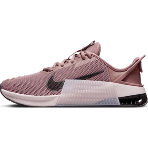 Różowe buty sportowe Nike z tkaniny w sportowym stylu