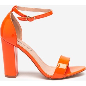 Pomarańczowe sandały Royalfashion.pl z klamrami