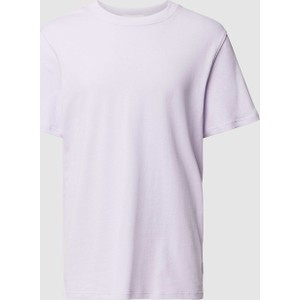 Fioletowy t-shirt ARMEDANGELS w stylu casual z bawełny