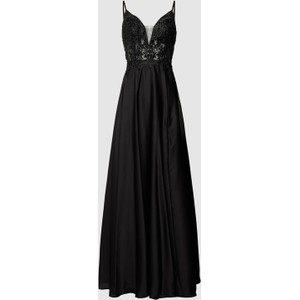 Czarna sukienka Luxuar Fashion na ramiączkach z dekoltem w kształcie litery v rozkloszowana