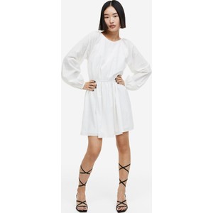 Sukienka H & M z odkrytymi ramionami z długim rękawem z tkaniny