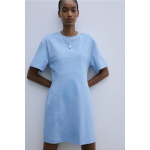 Niebieska sukienka H & M z okrągłym dekoltem w stylu casual z dżerseju