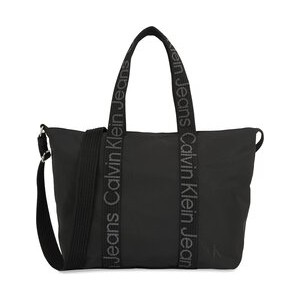 Czarna torebka Calvin Klein duża na ramię w wakacyjnym stylu