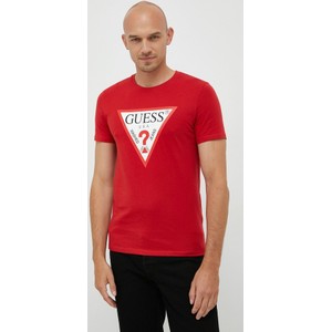 Czerwony t-shirt Guess w młodzieżowym stylu z nadrukiem z bawełny