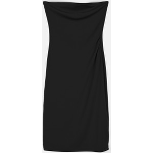 Czarna sukienka Gate bez rękawów w stylu casual