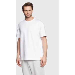 T-shirt Outhorn w stylu casual