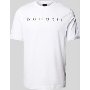 T-shirt Bugatti z nadrukiem w młodzieżowym stylu