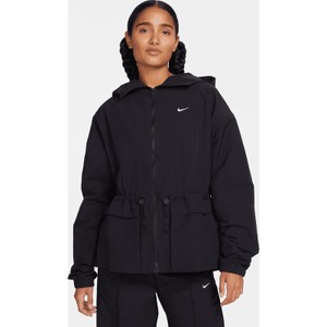 Czarna kurtka Nike w sportowym stylu z tkaniny krótka