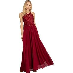 Czerwona sukienka Apart z dekoltem w kształcie litery v rozkloszowana maxi
