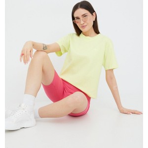 Żółty t-shirt Adidas Originals w sportowym stylu