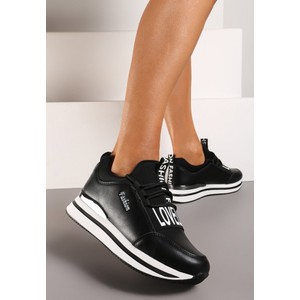 Czarne buty sportowe born2be w sportowym stylu z płaską podeszwą sznurowane
