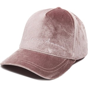 Różowa czapka Emporio Armani
